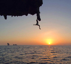      (Deep Water Soloing)