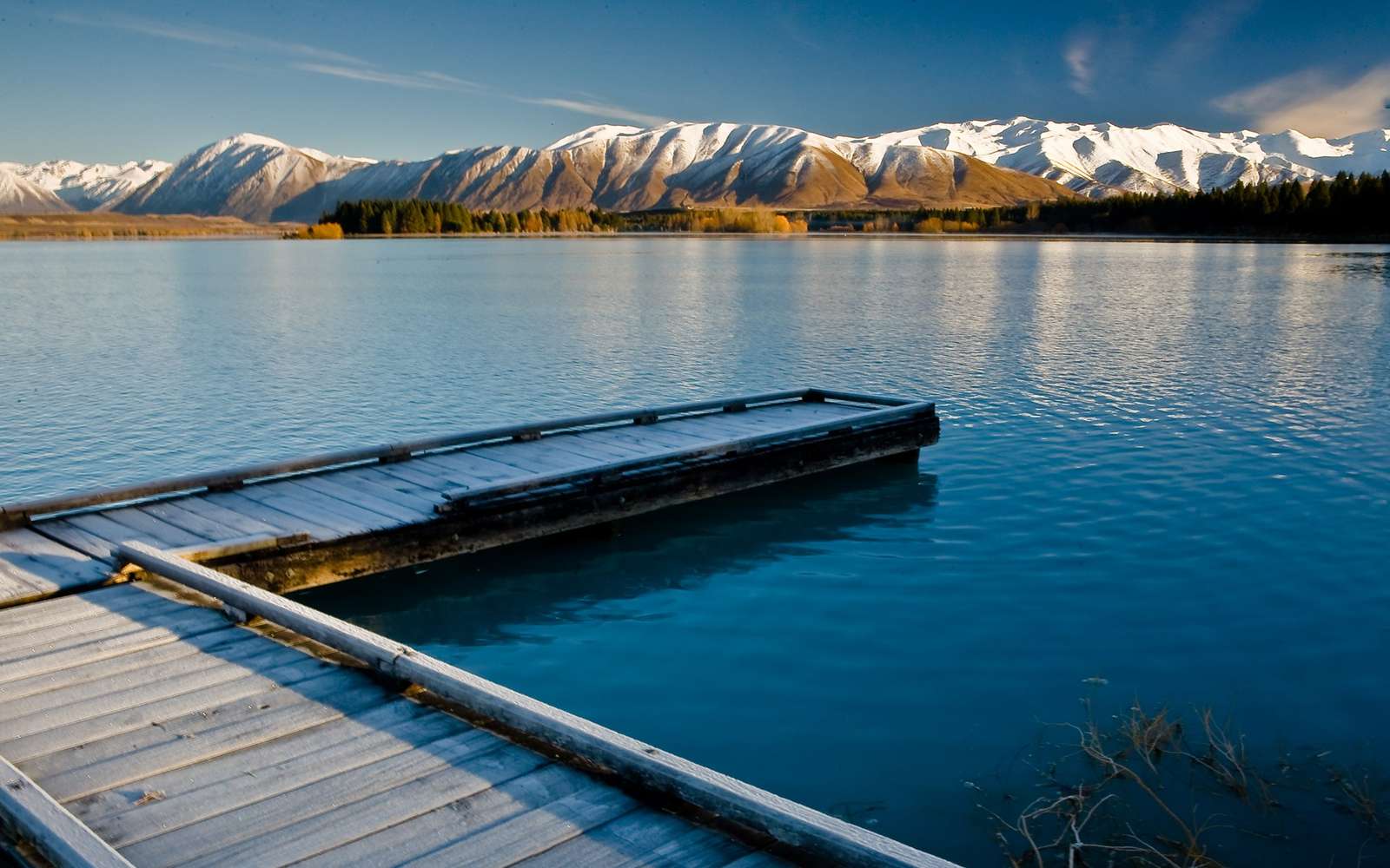 Пристань на горном озере, фото Новая Зеландия